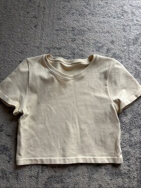 OQQ Cream Short Sleeve Crop Top